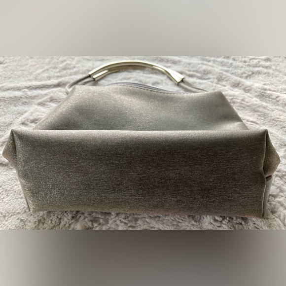 Grey-silver ‘Berkertex of London’ Evening bag. - Picture 6 of 6
